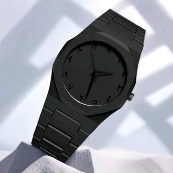 Other - Sleek Black Watch